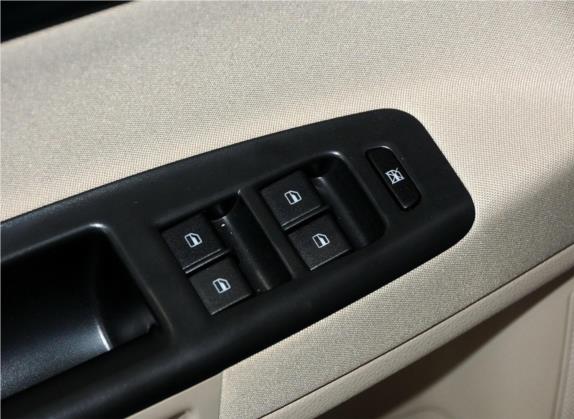 Polo 2011款 劲取 1.4L 自动实尚版 车厢座椅   门窗控制