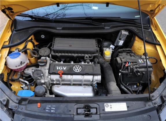 Polo 2011款 1.6L 自动致酷版 其他细节类   发动机舱
