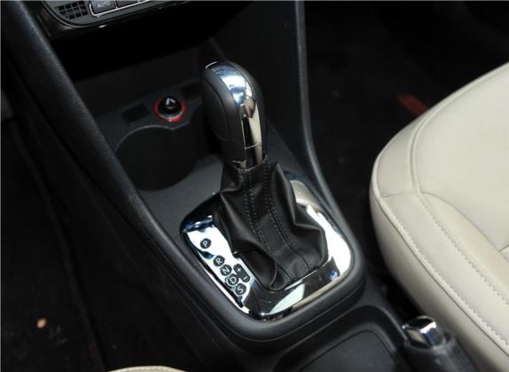 Polo 2011款 1.6L 自动致酷版 中控类   挡把