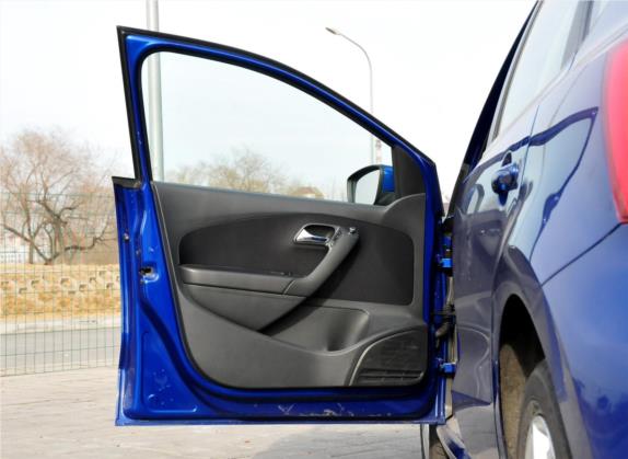 Polo 2011款 1.4L 自动致酷版 车厢座椅   前门板