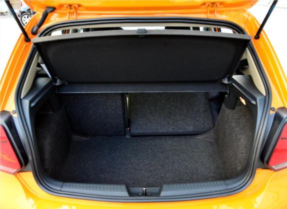 Polo 2012款 1.6L Cross Polo AT 车厢座椅   后备厢