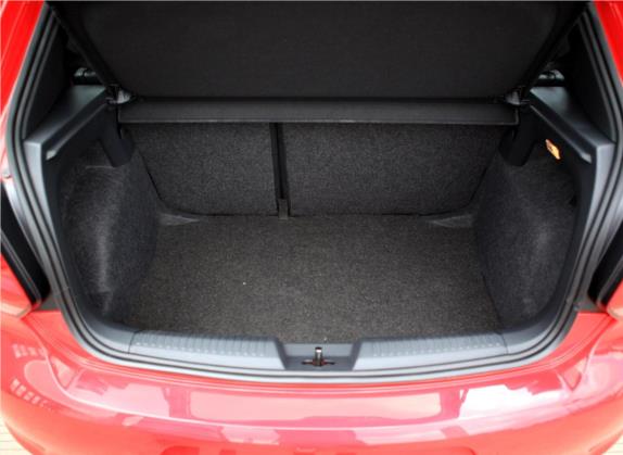 Polo 2012款 1.4TSI GTI 车厢座椅   后备厢