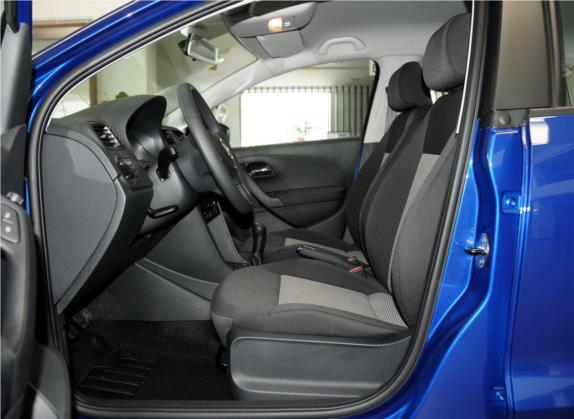 Polo 2013款 1.4L 手动风尚版 车厢座椅   前排空间