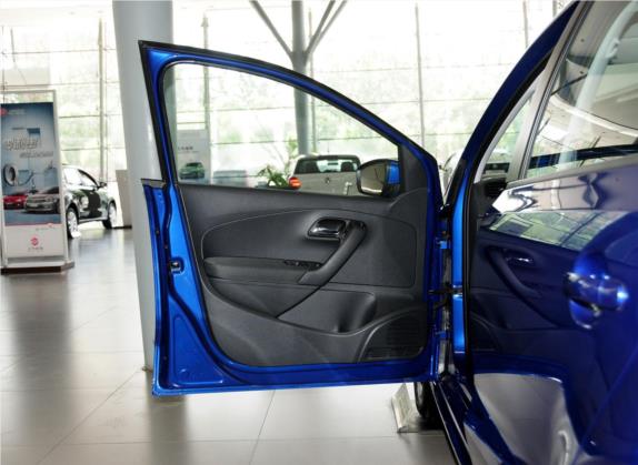 Polo 2013款 1.4L 手动风尚版 车厢座椅   前门板