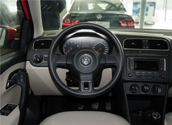 Polo 2013款 1.4L 手动舒适版 中控类   驾驶位