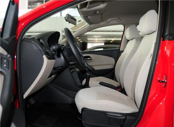 Polo 2013款 1.4L 手动舒适版 车厢座椅   前排空间