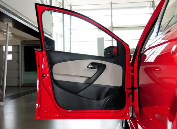 Polo 2013款 1.4L 自动舒适版 车厢座椅   前门板