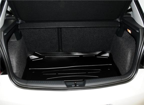 Polo 2013款 1.6L 手动舒适版 车厢座椅   后备厢