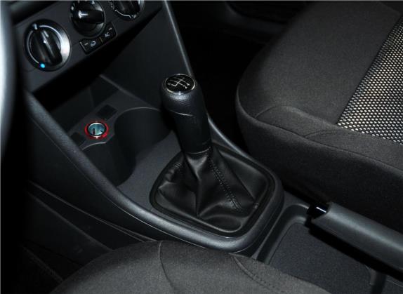 Polo 2013款 1.6L 手动舒适版 中控类   挡把