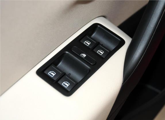 Polo 2013款 1.6L 自动舒适版 车厢座椅   门窗控制