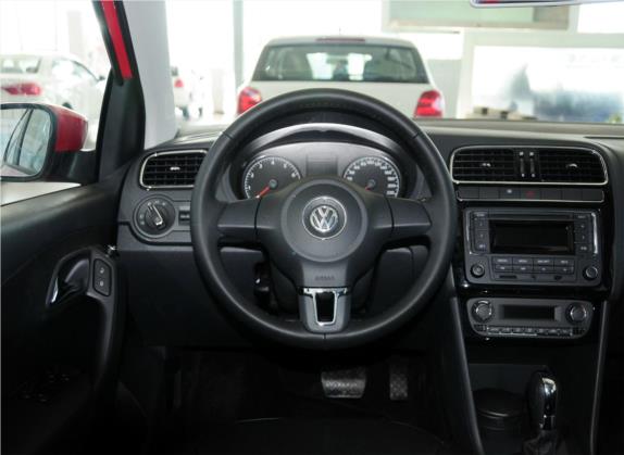 Polo 2013款 1.4L 自动豪华版 中控类   驾驶位