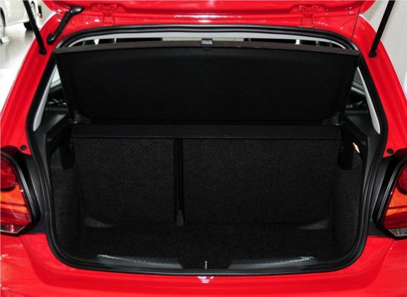 Polo 2013款 1.4L 自动豪华版 车厢座椅   后备厢