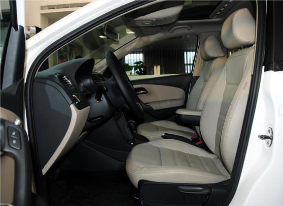 Polo 2013款 1.6L 自动豪华版 车厢座椅   前排空间
