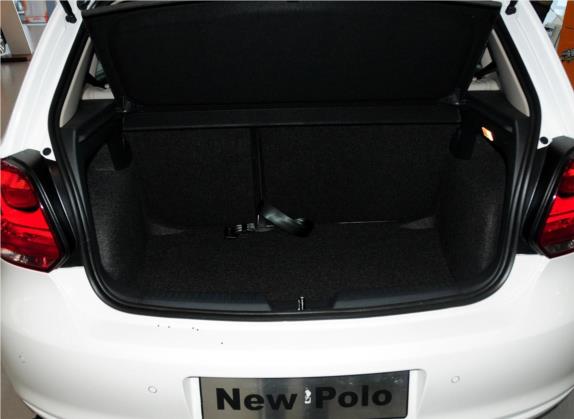 Polo 2013款 1.6L 自动豪华版 车厢座椅   后备厢