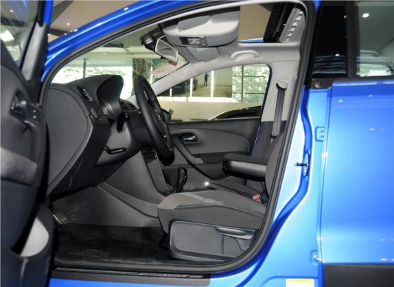 Polo 2014款 1.6L Cross Polo 手动 车厢座椅   前排空间