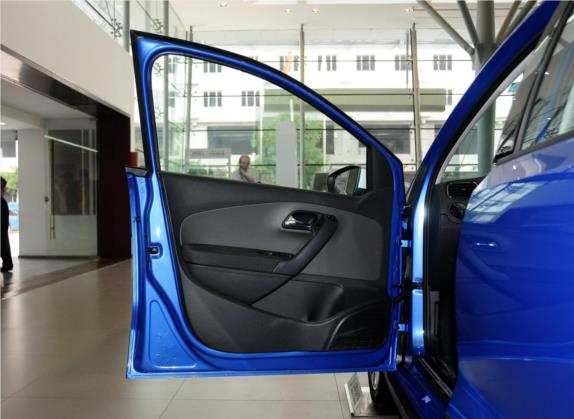 Polo 2014款 1.6L Cross Polo 手动 车厢座椅   前门板