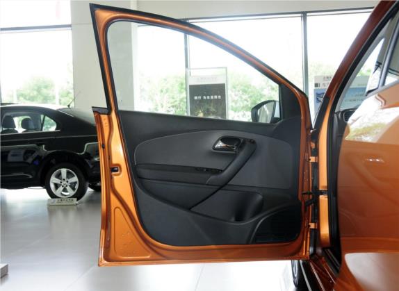 Polo 2014款 1.6L Cross Polo 自动 车厢座椅   前门板