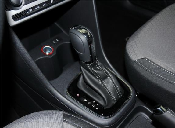 Polo 2014款 1.6L Cross Polo 自动 中控类   挡把