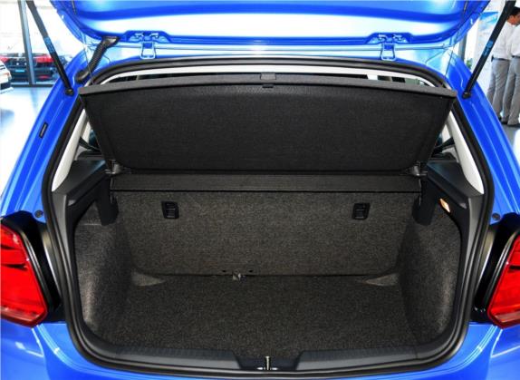 Polo 2014款 1.4L 手动风尚版 车厢座椅   后备厢