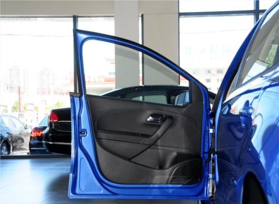 Polo 2014款 1.4L 手动风尚版 车厢座椅   前门板