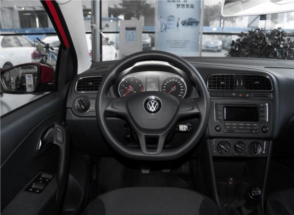 Polo 2014款 1.4L 手动舒适版 中控类   驾驶位