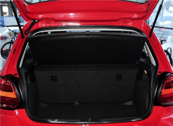 Polo 2014款 1.4L 手动舒适版 车厢座椅   后备厢