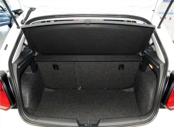 Polo 2014款 1.6L 自动舒适版 车厢座椅   后备厢