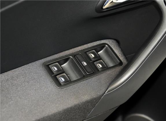 Polo 2014款 1.6L 自动舒适版 车厢座椅   门窗控制