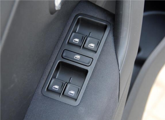 Polo 2014款 1.6L 自动30周年纪念版 车厢座椅   门窗控制