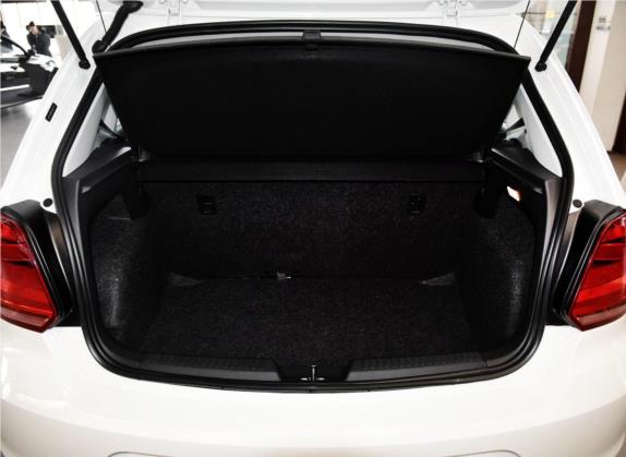 Polo 2016款 1.4L 手动风尚型 车厢座椅   后备厢