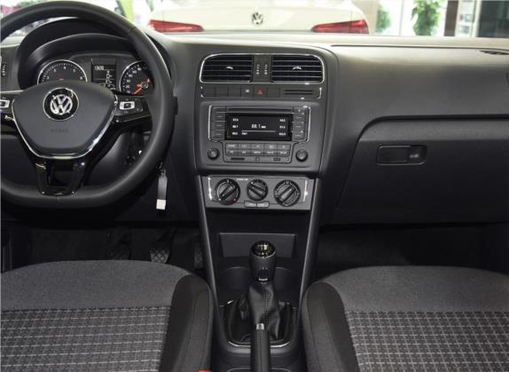 Polo 2016款 1.6L 手动舒适型 中控类   中控台