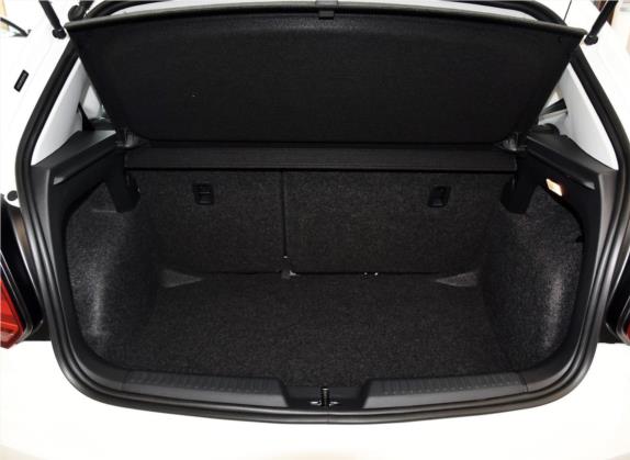 Polo 2016款 1.6L 手动舒适型 车厢座椅   后备厢