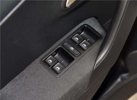 Polo 2016款 1.6L 手动舒适型 车厢座椅   门窗控制