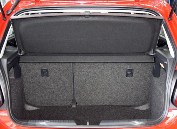 Polo 2016款 1.6L 自动舒适型 车厢座椅   后备厢