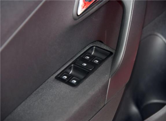 Polo 2016款 1.6L 自动舒适型 车厢座椅   门窗控制