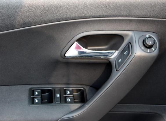 Polo 2016款 1.4L Cross Polo 手动 车厢座椅   门窗控制