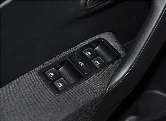 Polo 2016款 1.4L Cross Polo 自动 车厢座椅   门窗控制