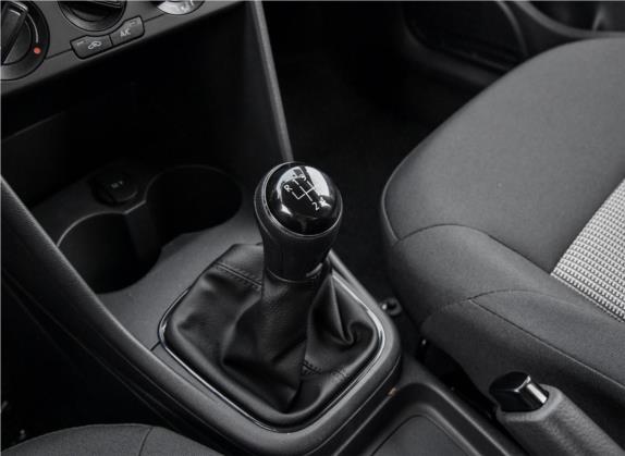 Polo 2018款 1.5L 手动安驾型 中控类   挡把
