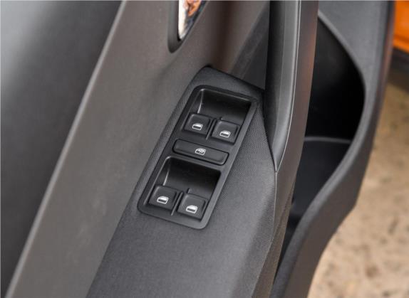 Polo 2018款 1.5L Cross Polo 自动 车厢座椅   门窗控制