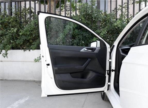 Polo 2019款 Plus 1.5L 手动全景乐享版 车厢座椅   前门板