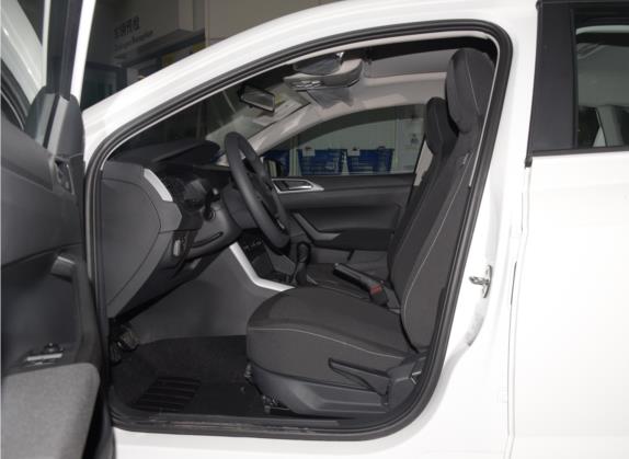 Polo 2021款 Plus 1.5L 手动全景乐享版 车厢座椅   前排空间