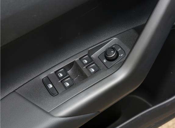 Polo 2021款 Plus 1.5L 自动炫彩科技版 车厢座椅   门窗控制