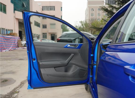 Polo 2021款 Plus 1.5L 自动潮酷智尊版 车厢座椅   前门板