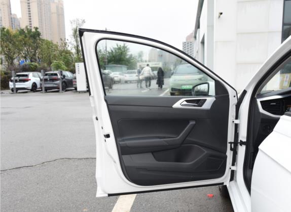 Polo 2023款  Plus 1.5L 自动炫彩科技版 车厢座椅   前门板