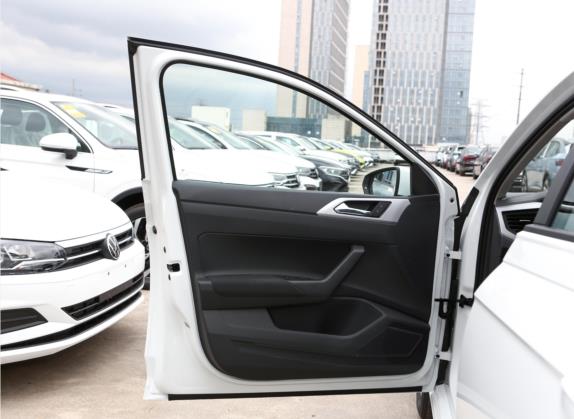 Polo 2023款 Plus 1.5L 自动纵情乐活版 车厢座椅   前门板