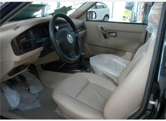 桑塔纳志俊 2004款 1.8L 手动舒适型 车厢座椅   前排空间