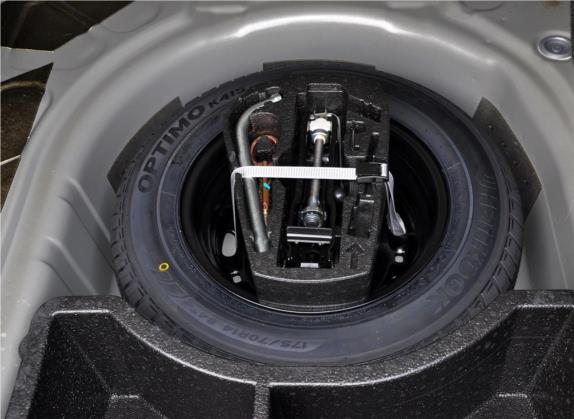 桑塔纳 2013款 1.6L 自动豪华版 其他细节类   备胎