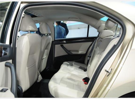 桑塔纳 2013款 1.6L 自动豪华版 车厢座椅   后排空间