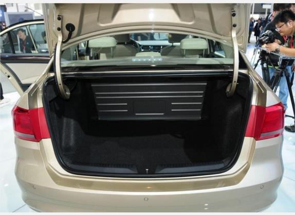 桑塔纳 2013款 1.6L 自动豪华版 车厢座椅   后备厢