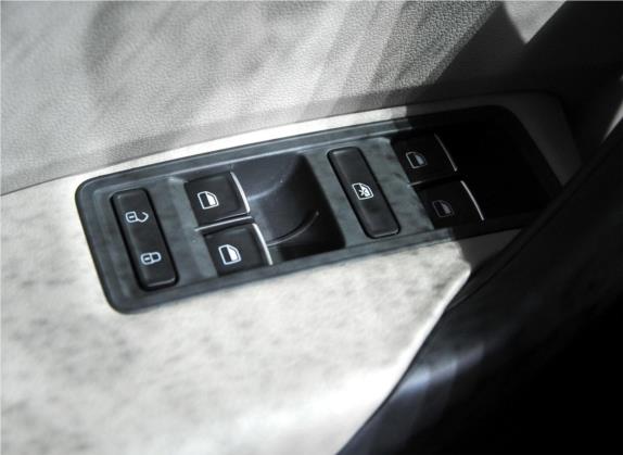 桑塔纳 2013款 1.6L 自动豪华版 车厢座椅   门窗控制